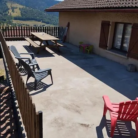 別荘 Maison De Montagne Avec Vue Panoramique ビュッサン